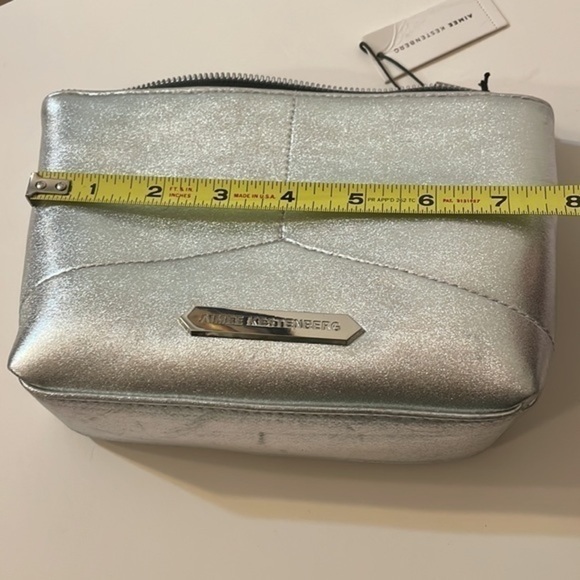 Amy Kestenberg SKYLER MEDIUM NEOPRENE POUCH silver metallic OS - Picture 7 of 10